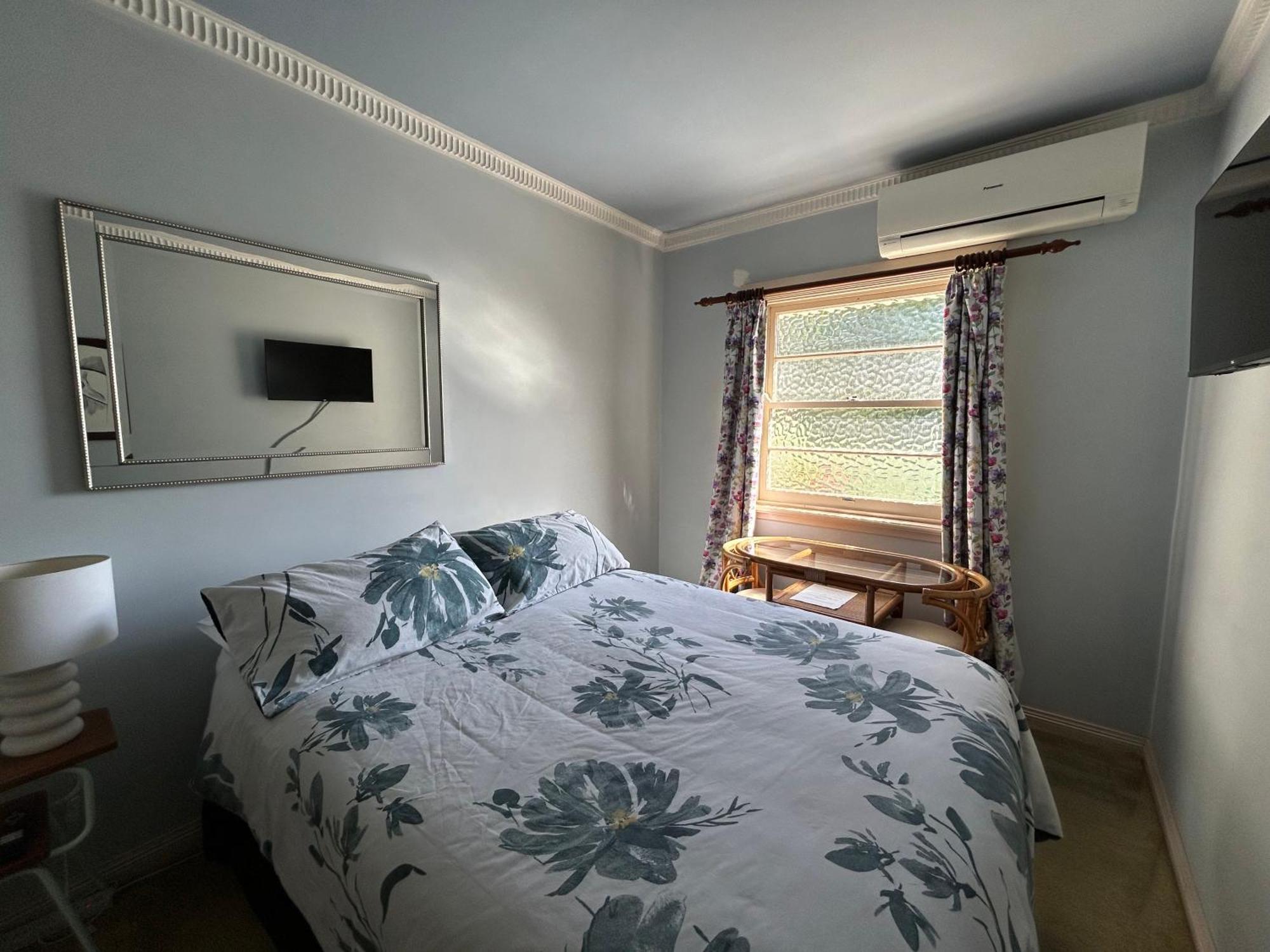 Melville House Bed And Breakfast Лисмор Экстерьер фото